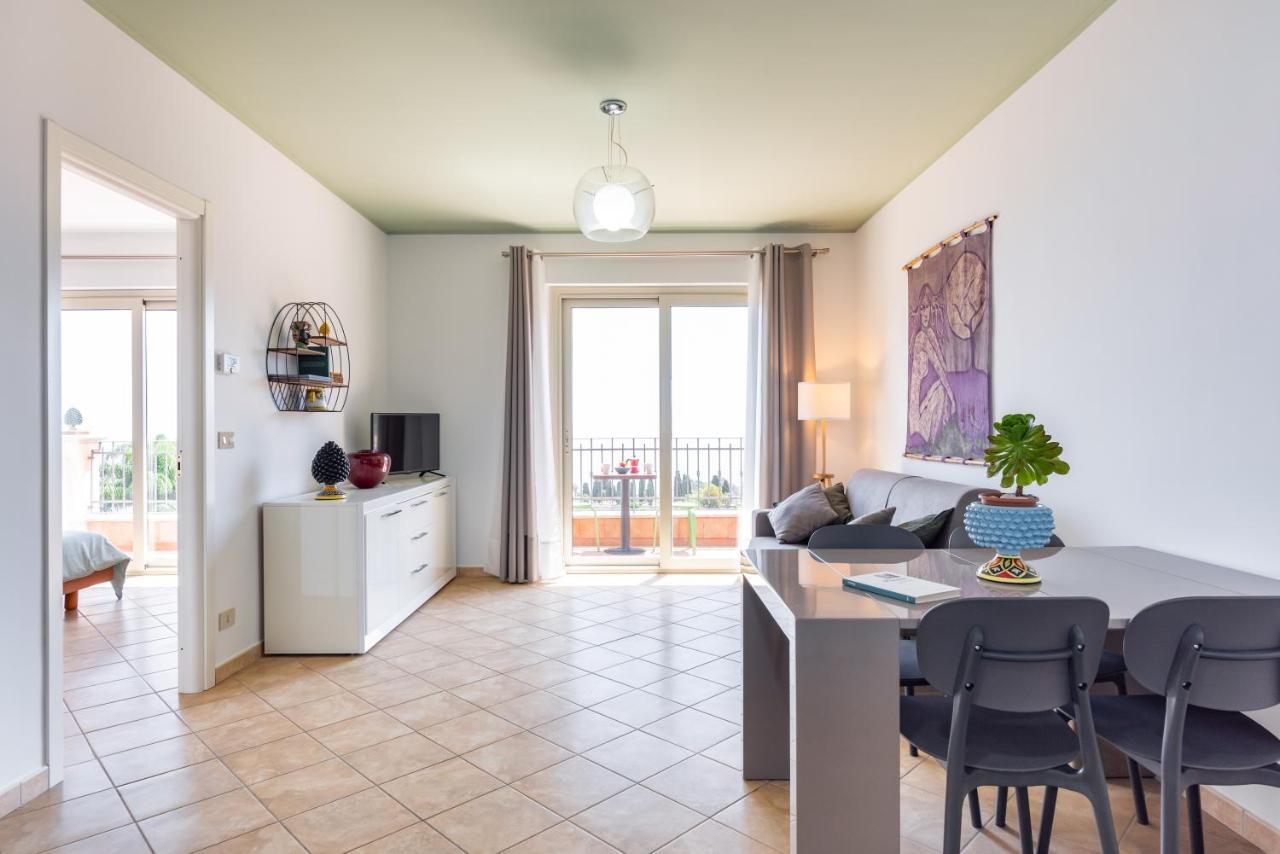 Taormina Panoramic Apartment With Parking Buitenkant foto